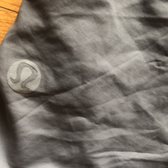 Vintage Lululemon shorts - Picture 7 of 9
